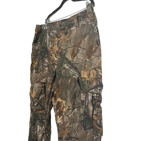 Realtree Xtra Camo Cargo Hunting Pants Size XL 40 - 42 Waist Band - Picture 3 of 9